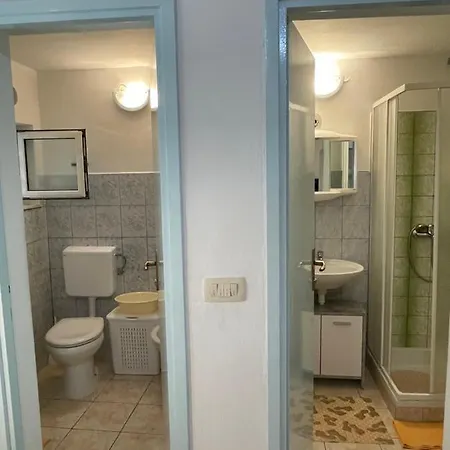 Ra *