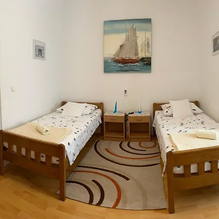 Apartment Ra *